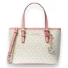 Michael Kors MK女生托特包 JET SET 滿版防刮材質 女款斜背包(MK 托特包 側背包 手提包 多色可選)：圖片 3